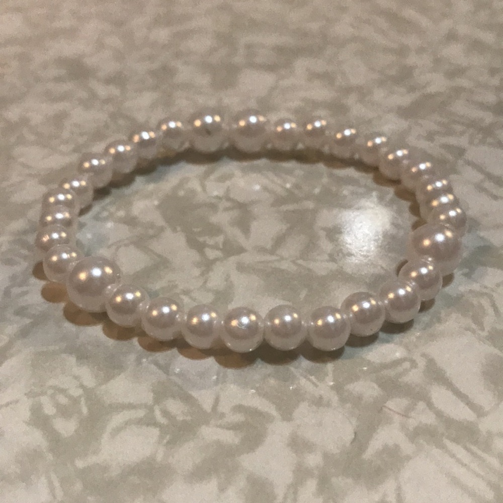 Pearl bracelet